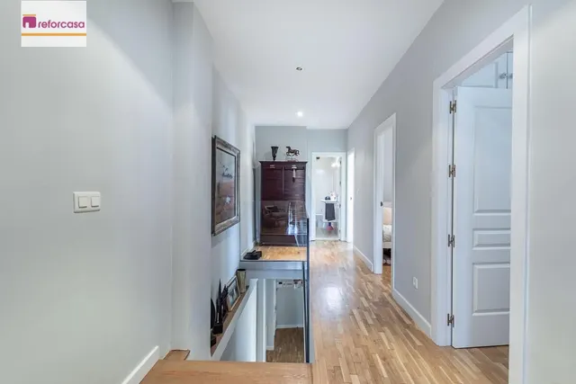 Exclusivo Piso Dúplex en el Corazón de Granada — 16