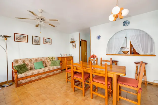 Bungalow de 3 dormitorios con piscina comunitaria en la playa de Los Locos — 7