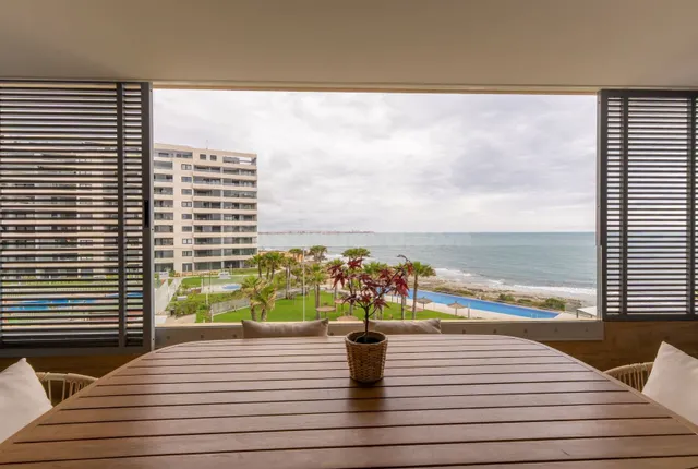 Apartamento de 3 dormitorios en Punta Prima - foto 3
