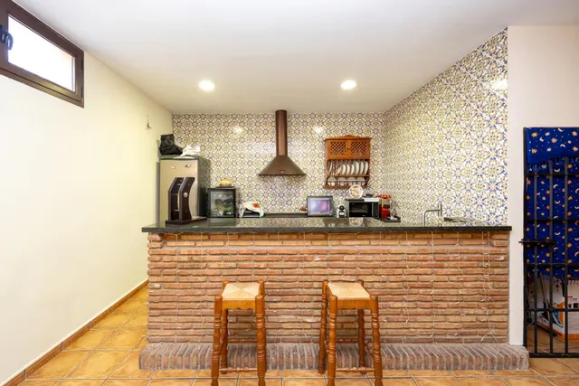 CHALET DE ENSUEÑO EN URB. VIÑA DEL REY, OTURA — 34