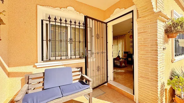 ADOSADO DE 3 DORMITORIO Y 2 BAÑOS EN ORIHUELA COSTA (ZONA LOS DOLSES) — 13