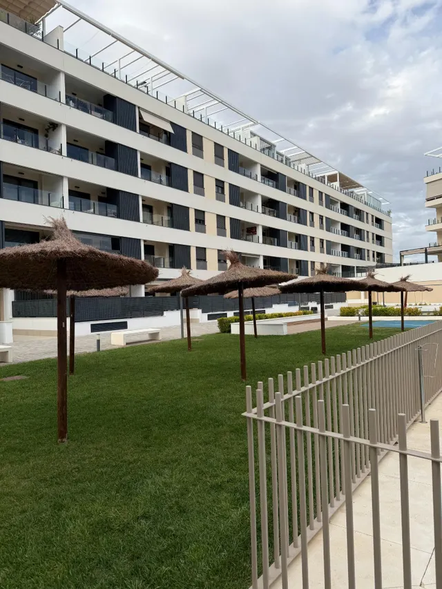 Moderna Planta Baja en Mairena del Aljarafe con Amplio Patio y Excelentes Comodidades — 30