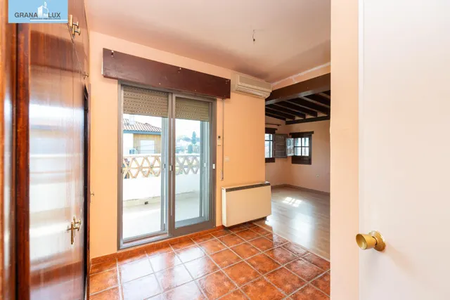 Preciosa casa en Ogíjares con piscina y jardín — 25