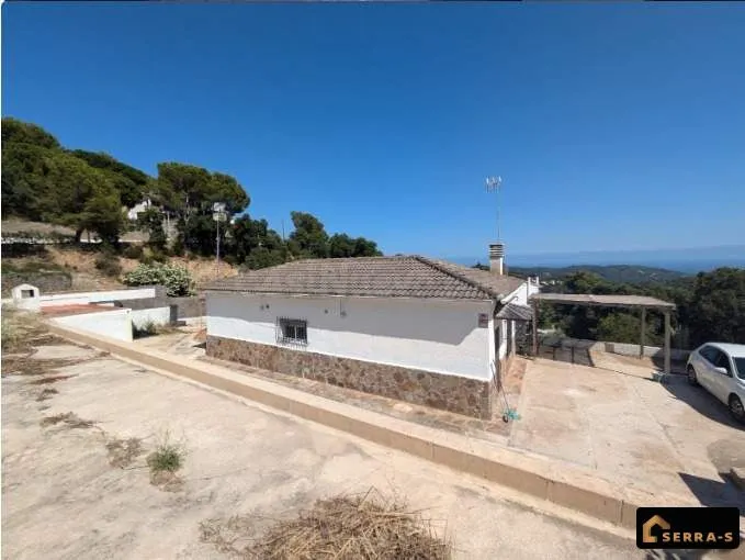 CASA A CUATRO VIENTOS CON VISTAS AL MAR PARA INVERSOR EN ST. CEBRIÀ DE VALLALTA