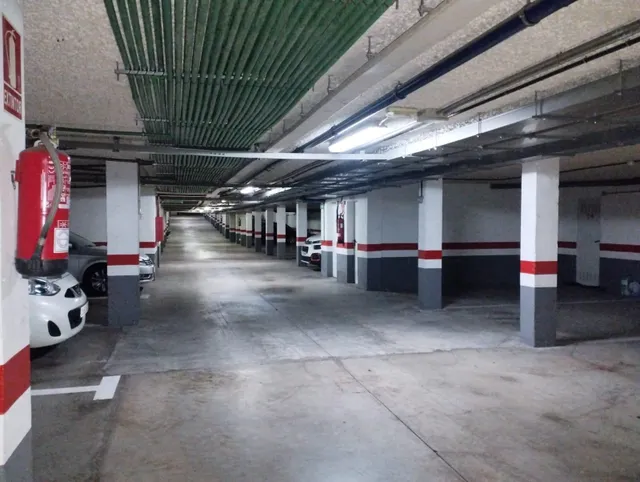 Adeje-Galeon. Plaza garaje con muy buena accesibilidad — 3