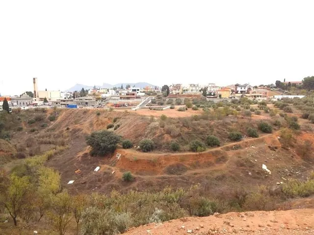 OPORTUNIDAD DE PARCELA EN LA URBANIZACIÓN NUEVA MONTELUZ, en Peligros, Granada — 9