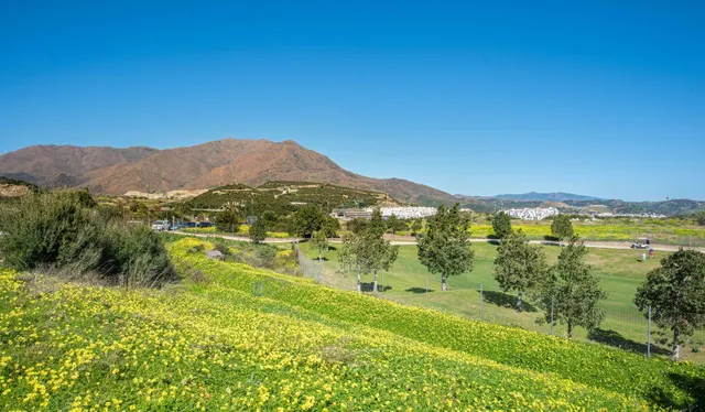 Villa moderna en primera línea de golf con vistas al mar — 12