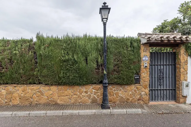 Casa con piscina en urb los chopos - Las Gabias — 25