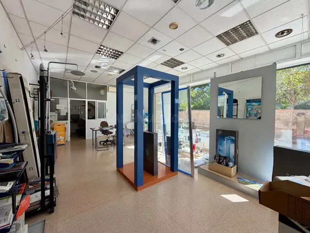 Local comercial en el centro de La Roca del Vallès - foto 5