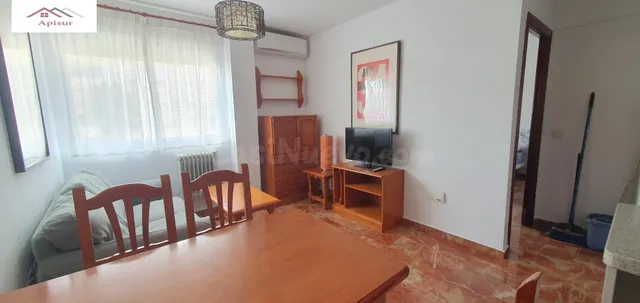 SE ALQUILA APARTAMENTO EN ZONA UNIVERSIDAD — 2