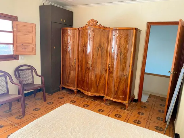 AMPLIA VIVIENDA CON PATIO Y GARAJE — 21