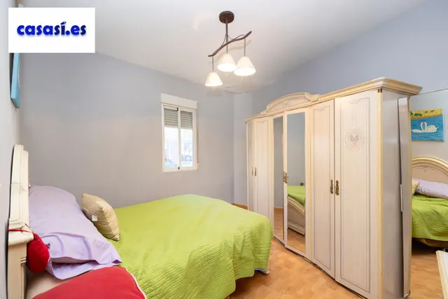 Casa con estupenda ubicación en Armilla. avenida de los ogíjares — 14