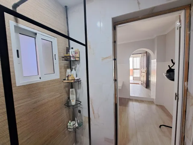Casa de una sola planta con patio y azotea independiente en El Arenal — 31