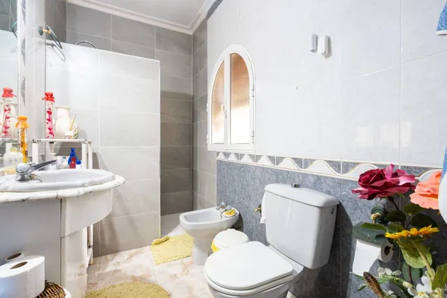 Chalet y parcela segregable en Palomares del Río — 39
