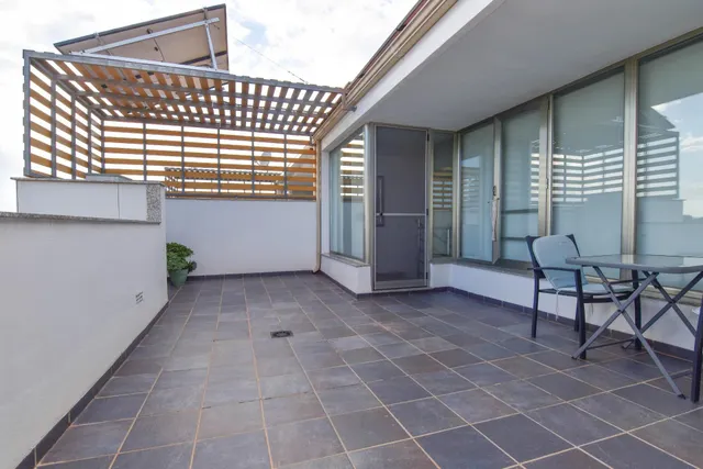Moderna y seminueva casa en Paiporta en zona tranquila, sin finca delante — 45