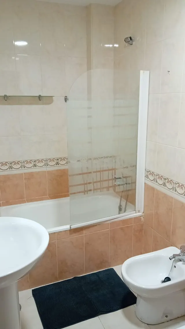 Centro San Vicente, calle Torneo, junto al Río. Excelente apartamento amueblado se alquila. Ascensor. — 14