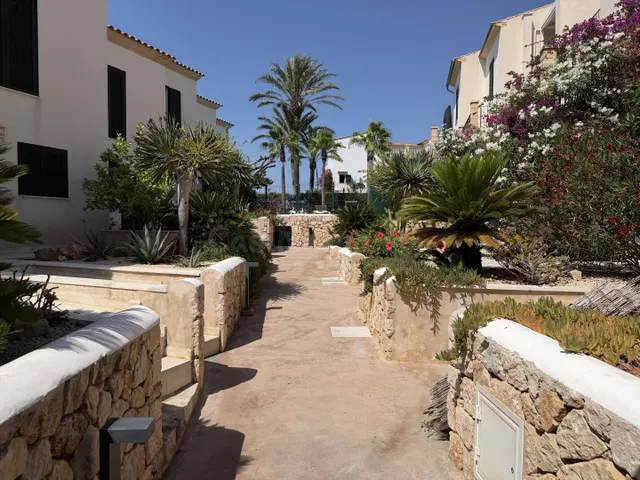 Exclusivo ático con terraza privada, vistas al mar y piscina - foto 4