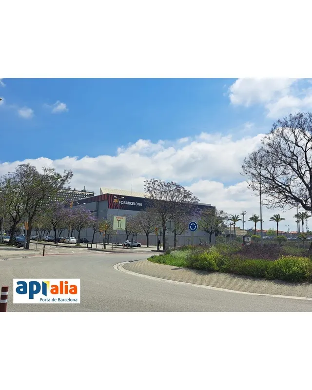 Luminoso piso con terraza, piscina, parking y trastero junto a la Ciudad Deportiva Joan Gamper. — 19