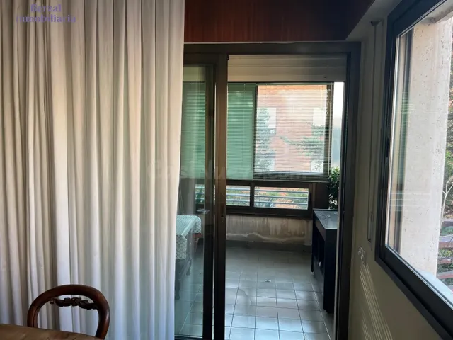Piso de cuatro dormitorios, dos baños, dos terrazas, garaje  - foto 5