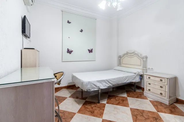 CASA DE UNA PLANTA EN BDA LA MILAGROSA — 12
