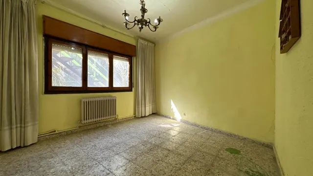 ¡Una casa con jardín, terraza y un sinfín de posibilidades en el corazón de Borja! — 18