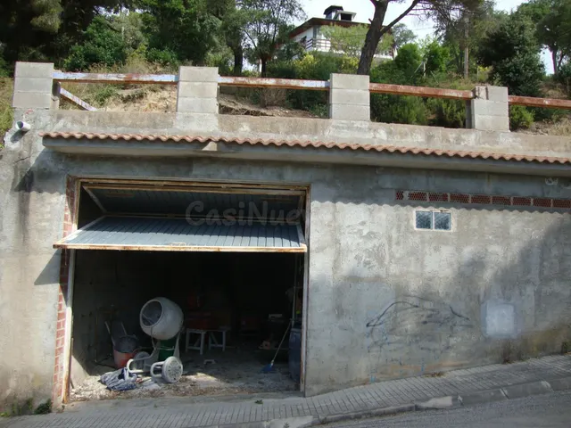 GARAJE EN PARCELA DE 800M2 EN URBANIZACIÓN — 5