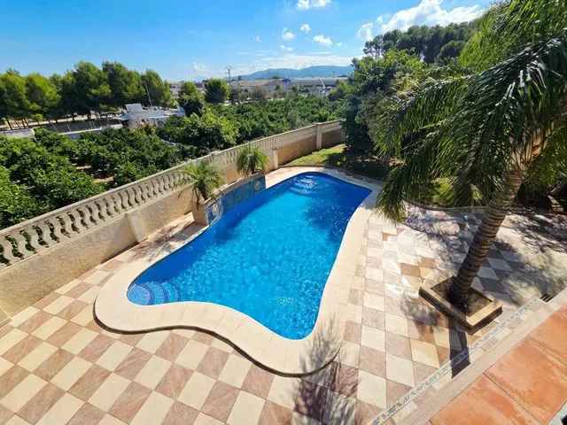 Espectacular villa privada en alquiler anual — 35