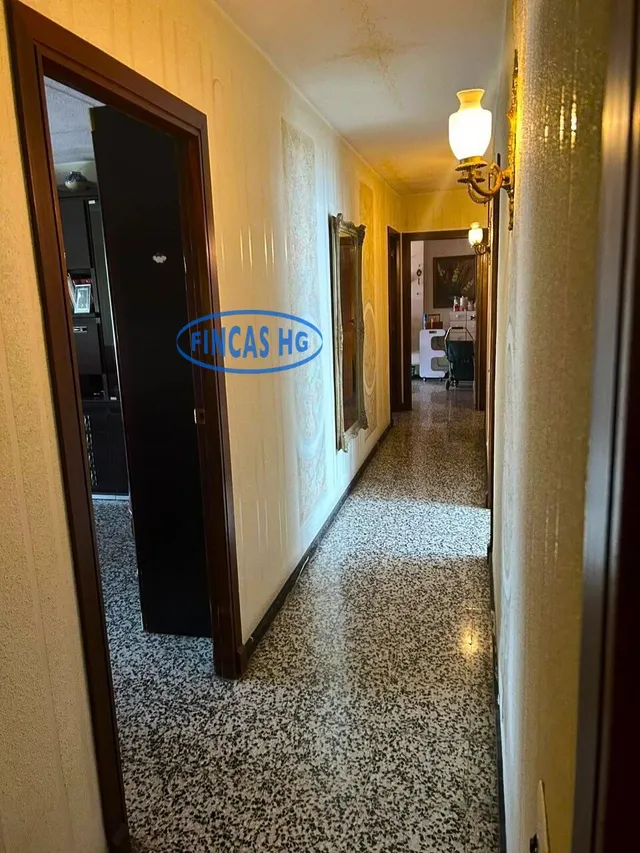 Gran vivienda señorial, centro tradicional con 242 m2. — 7