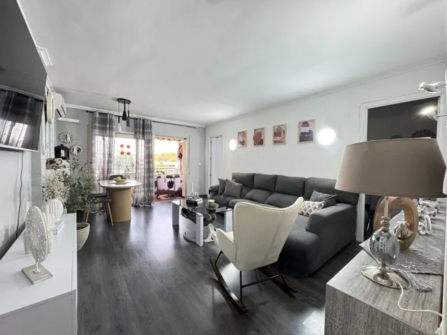PISO EN SALOU CENTRO 4 habitaciones — 21