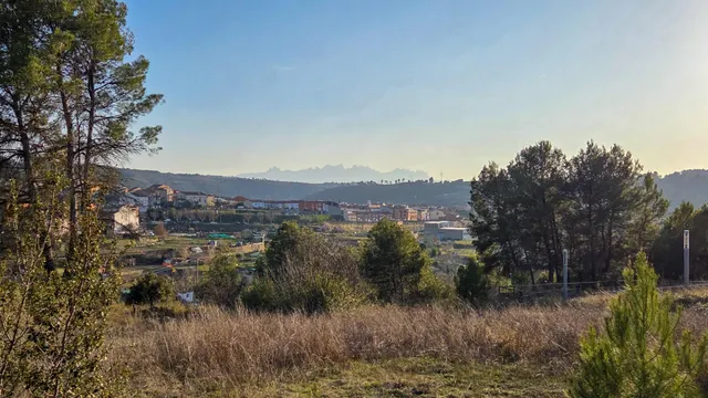 Terreno urbano esquinero en Navarcles | Orientación sureste — 10