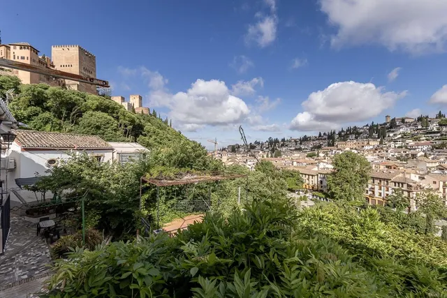 PRECIOSA CASA CON VISTAS A LA ALHAMBRA — 27