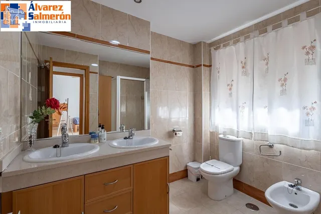 EXCLUSIVO CHALET INDIVIDUAL EN HUÉTOR VEGA — 33