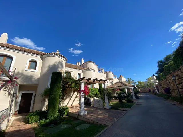 Espectacular adosado en Paraiso Hills, Estepona - foto 2