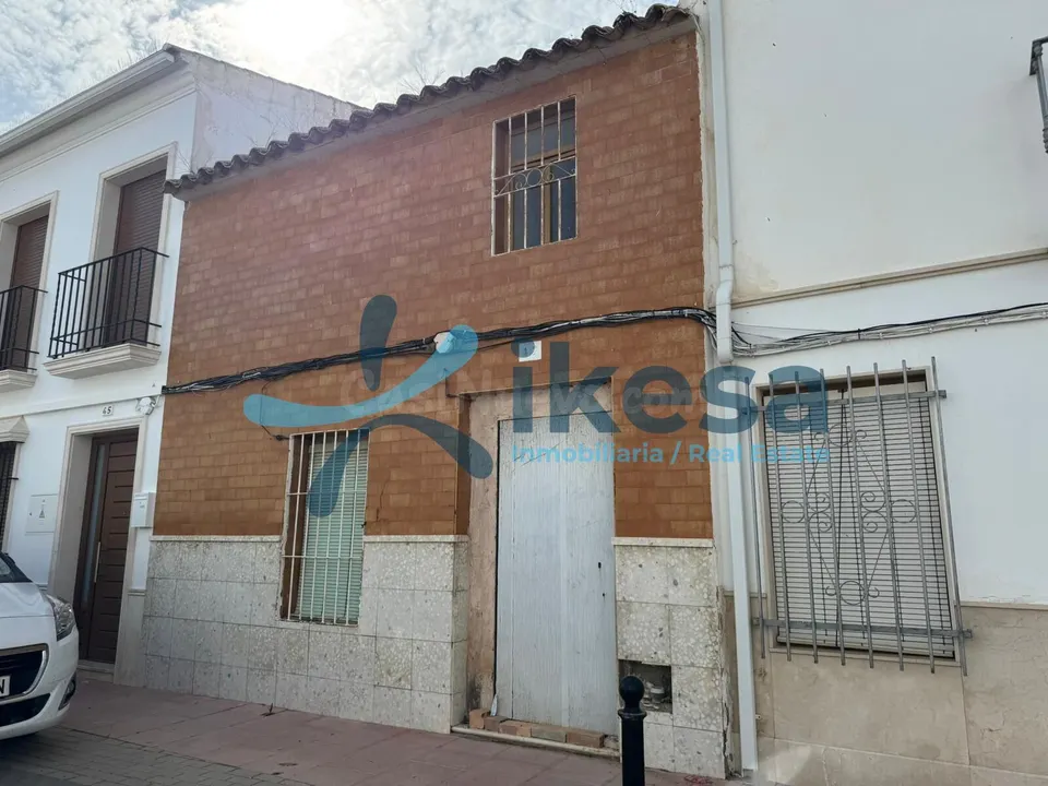 Venta de Casa adosada para reformar en Herrera - Sevilla
