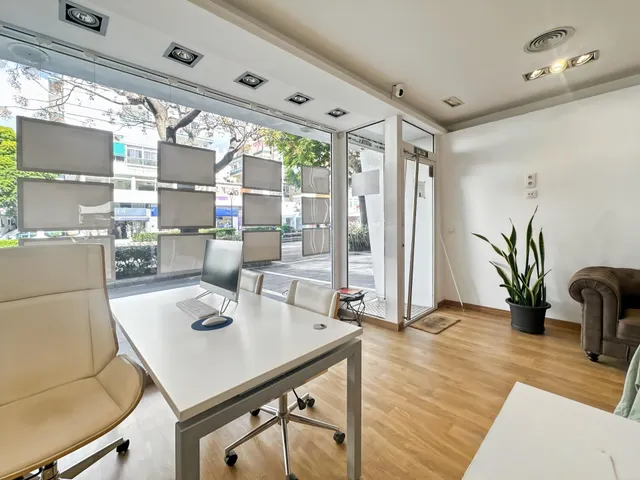 PLANTA BAJA EN LA MEJOR AVENIDA DE MARBELLA — 13
