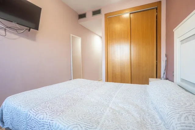 Barrio araceli - almeria: 2 habitaciones + baño + aseo + patio + lavadero + ascensor — 17