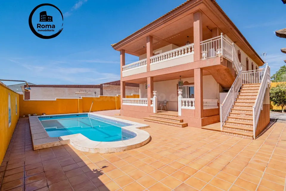 ¡Impresionante Chalet en Lachar con Piscina y Amplios Espacios! ✨