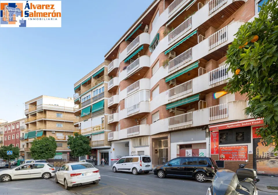 ¡Oportunidad Única en Granada! Piso Espectacular  en Plaza de Gracia