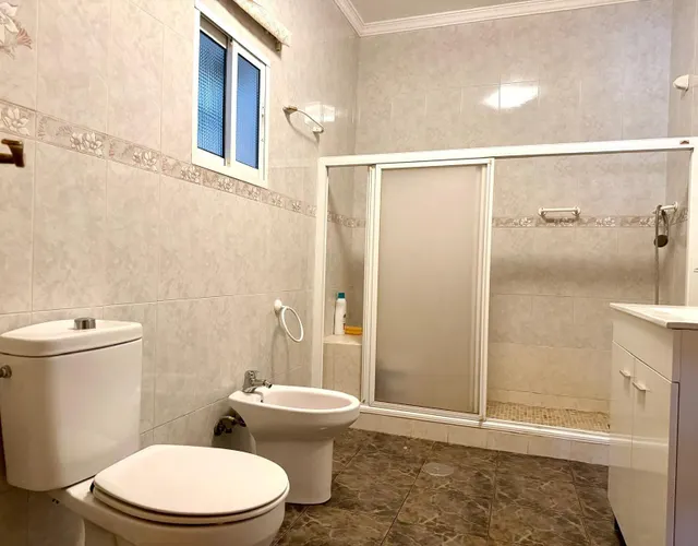 Casa de pueblo en pleno centro de La Joya con dos viviendas independientes y parcela de 500 m2 — 23