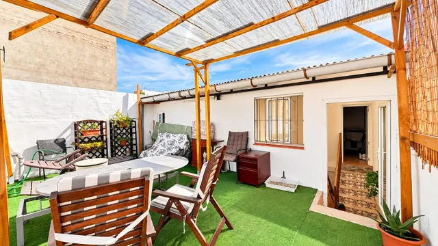 UNA CASA PARA VIVIRLA, DISFRUTARLA Y HACERLA TUYA EN BENIMOD
