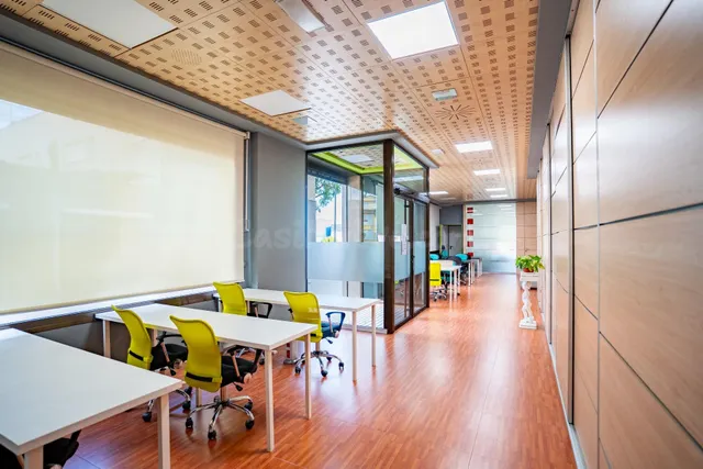 ALQUILER - BAJO DE OFICINAS PREMIUM EN AVENIDA PRINCIPAL - 9 - foto 5