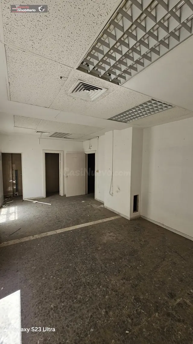Local Comercial en el Centro de Almería - Oportunidad para I
