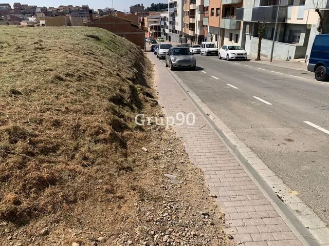 Solar en alcarras para edificar. — 11