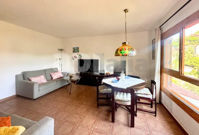 ENCANTADOR APARTAMENTO CON TERRAZA EN CALA CANYELLES, LLORET
