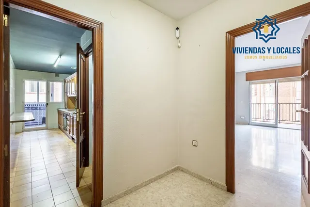 Espacio, luz y comodidad en una vivienda con grandes posibilidades en zona Alcampo — 21