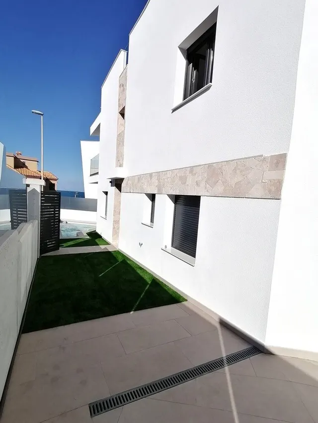 VILLA A ORILLAS DE LA PLAYA DE LA MATA – TORREVIEJA! — 17