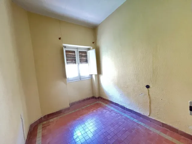 Estupendo piso de 4 habitaciones a reformar en el centro — 15