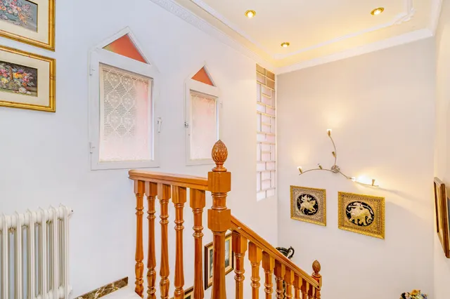 Espectacular casa en bola de oro — 26