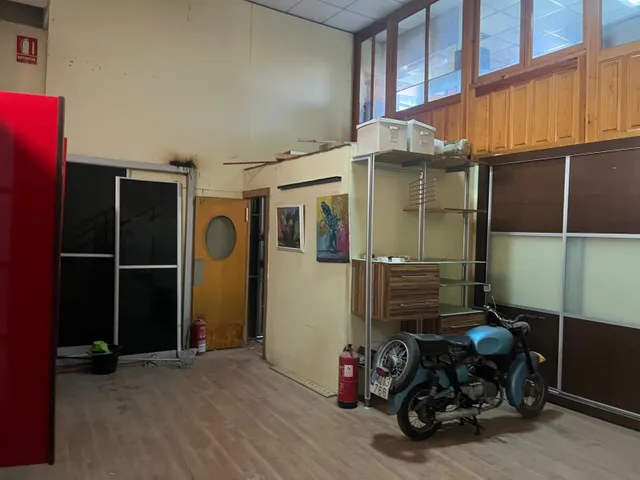 Amplio Local Comercial en Alquiler en Santo Ángel — 9