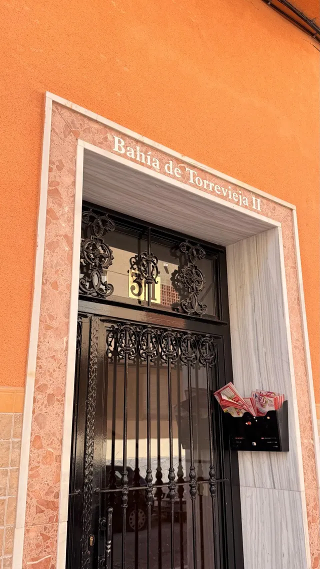 Apartamento acogedor con vista lateral al mar en Torrevieja — 17